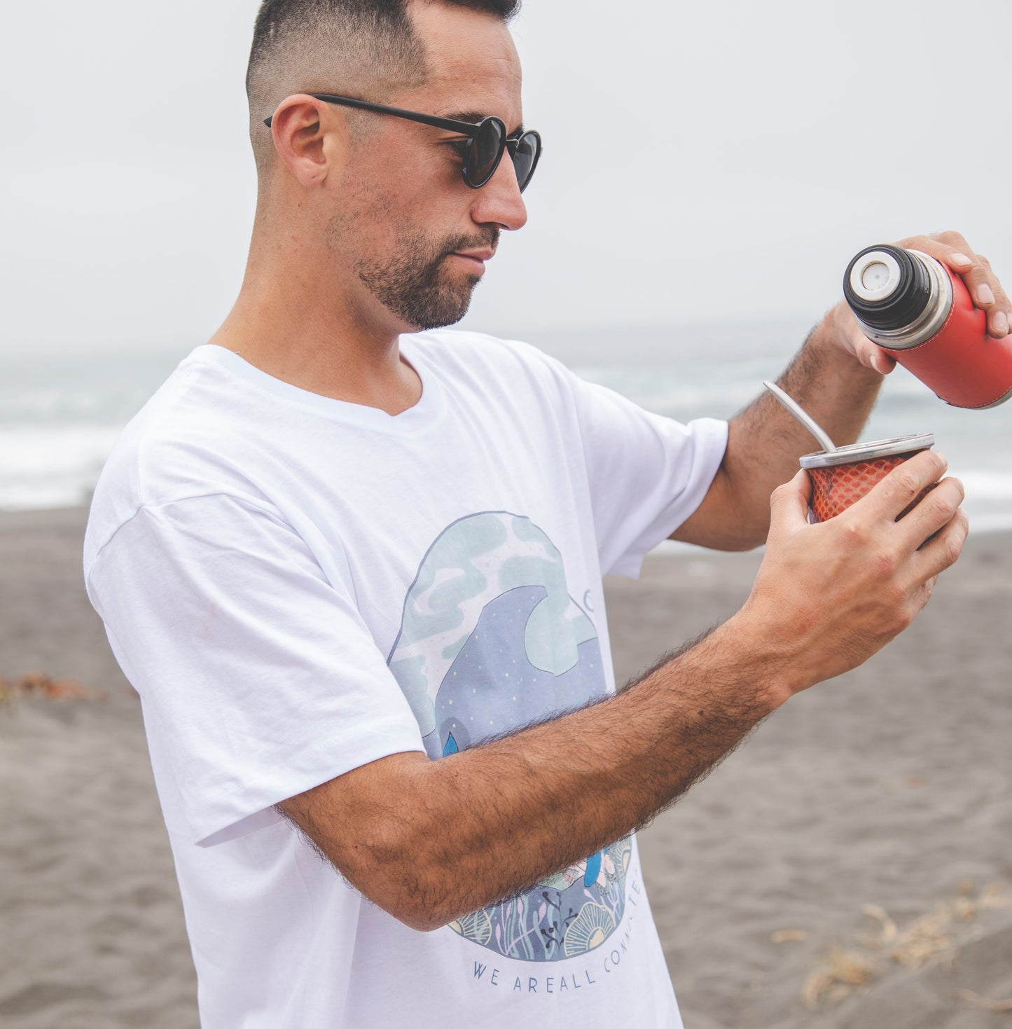 Polera Sustentable " We Are All Connected"